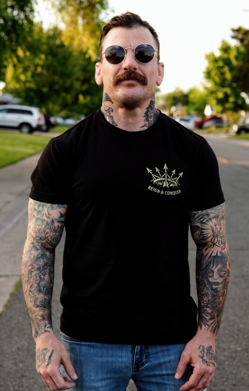 Pain Earns the Crown Tee