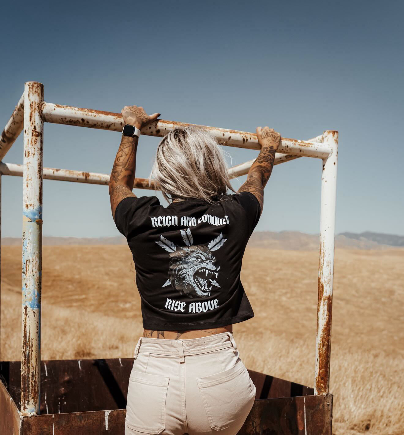 Rise Above – Women’s Crop Top